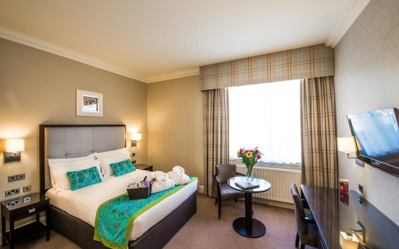 How To Get A Room In An Edinburgh Hotel For Cheap
